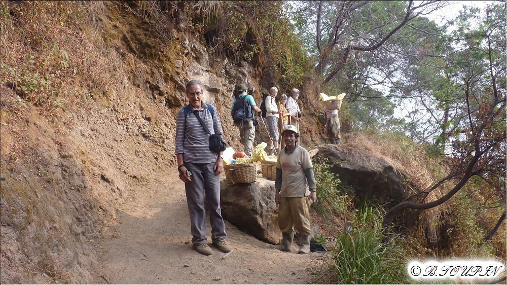 indonesie java kawah ijen Le sentier en compagnie des porteurs de soufre 
